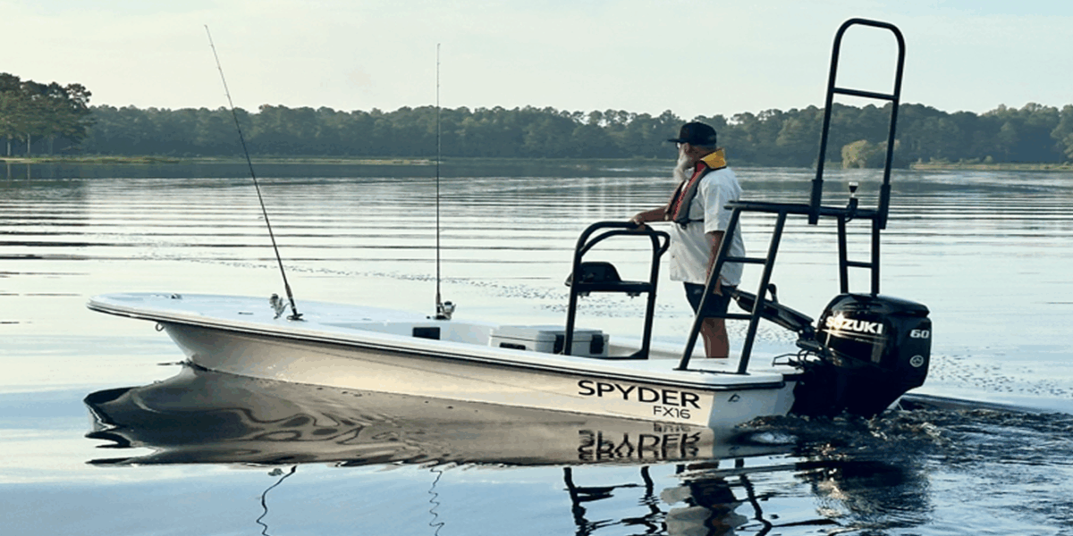 Spyder FX16 Wisp - Flats Boat