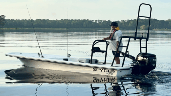 Spyder FX16 Wisp - Flats Boat